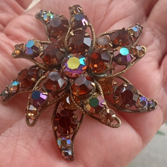 Regency Signed VTG Citrine AB Colored Crystal Rhinestones Star Flower Brooch - Picture 4 of 13